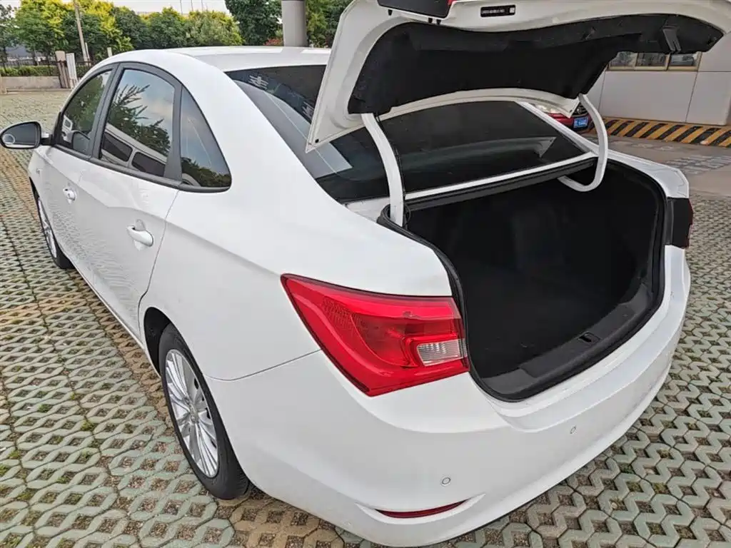 Buick Excelle 2017 15N Manual Elite фото 5