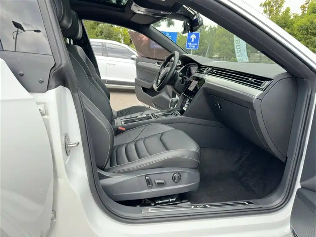 Volkswagen FAW-Volkswagen CC 2020 330TSI Glamour Version China VI фото 7