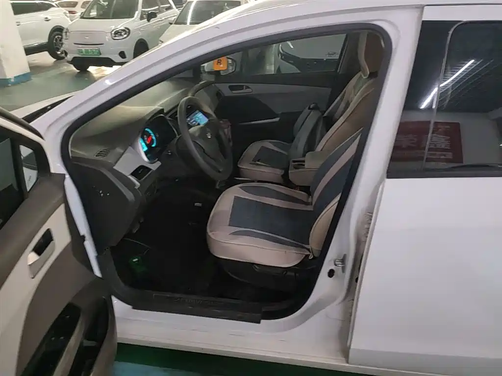 Chevrolet Lova RV 2016 1.5L Automatic Easy-Ride фото 15