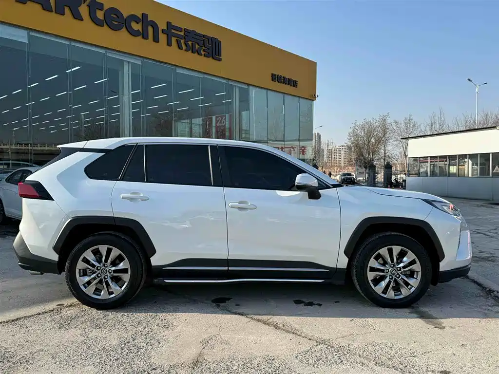 Toyota Wildlander 2022 2.0L CVT FWD Luxury Edition фото 4