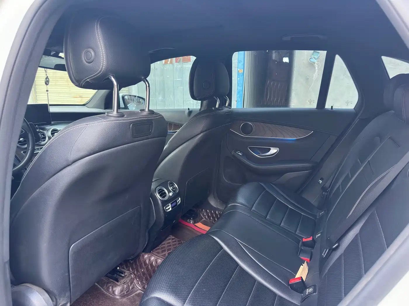 Mercedes-Benz GLC 2017 GLC 300 4MATIC Dynamic фото 4