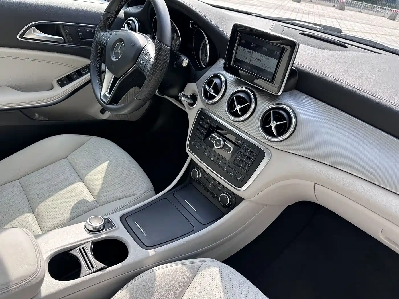 Mercedes-Benz GLA 2015 GLA 220 4MATIC Luxury фото 12