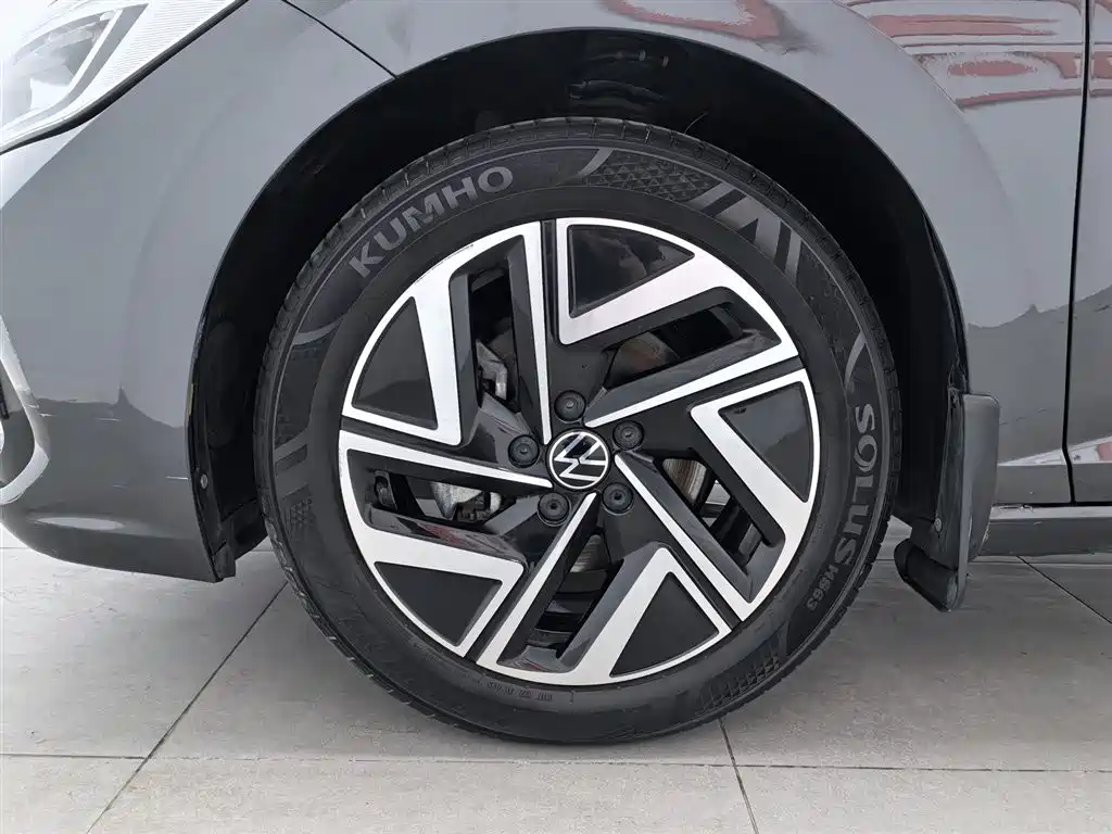 Volkswagen Sagitar 2023 300TSI DSG Surpassing Edition фото 17