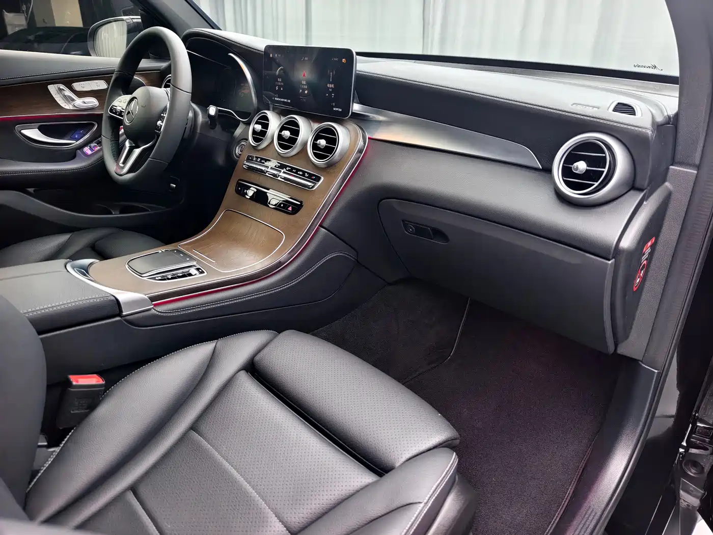 Mercedes-Benz GLC 2022 GLC 300 L 4MATIC Dynamic Collector's Edition фото 14