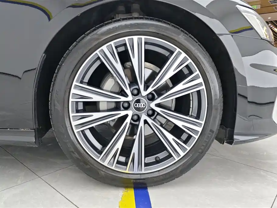 Audi A6L 2023 Facelift 40 TFSI Luxury Dynamic фото 6