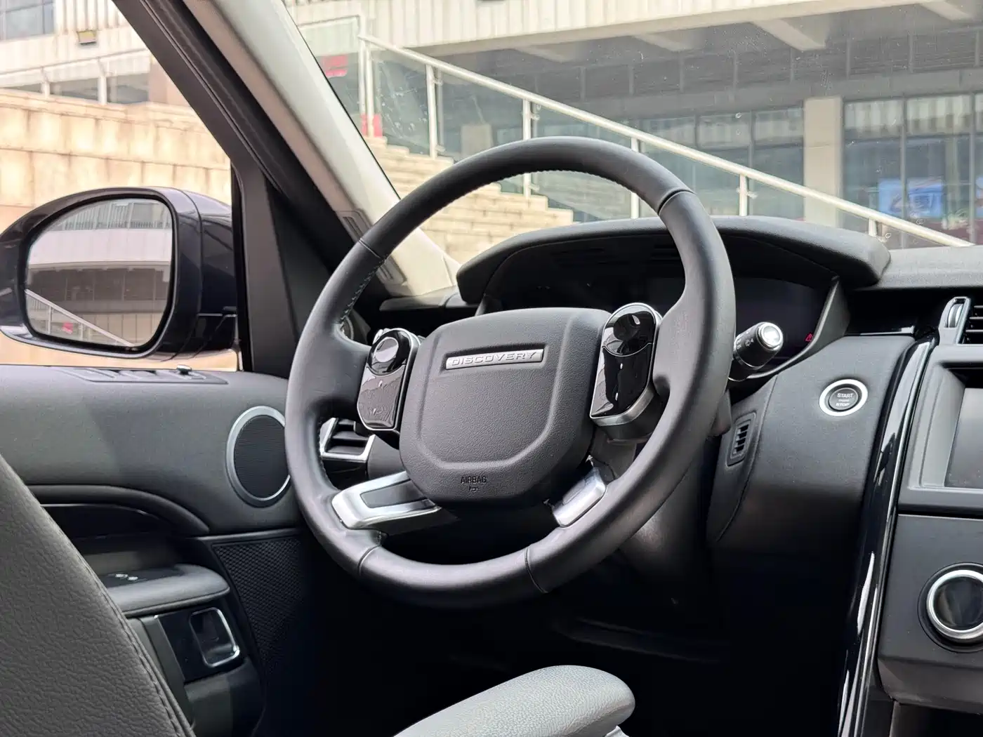 Land Rover Discovery 2020 3.0 SC V6 SE фото 15