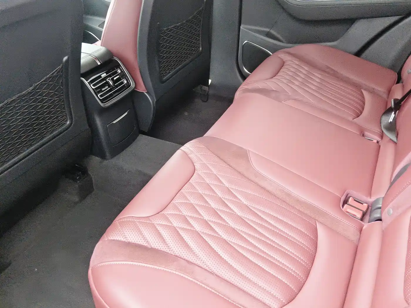 Hongqi HS5 2023 2.0T 4WD Flag Leader Pro фото 8