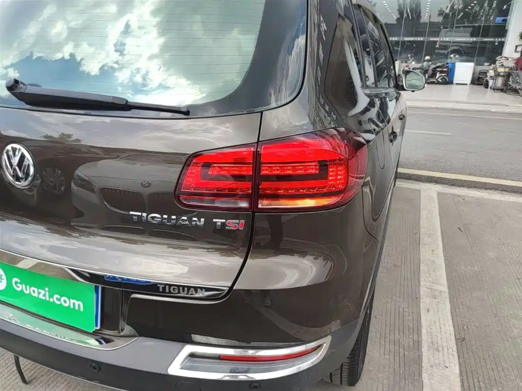 Volkswagen Tiguan 2015 1.8TSI Automatic 2WD Highline фото 8