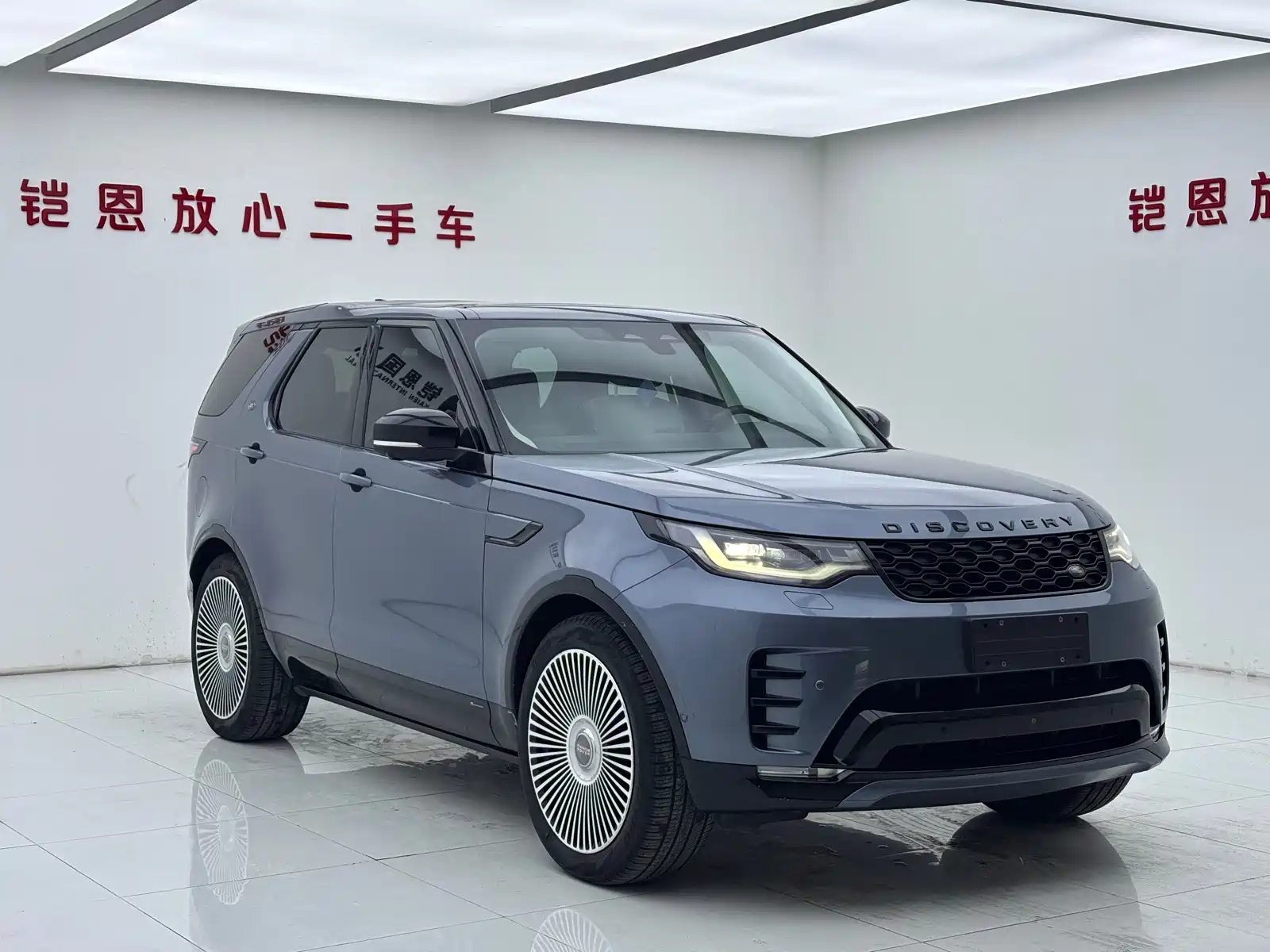 Фото 3 - Land Rover Discovery