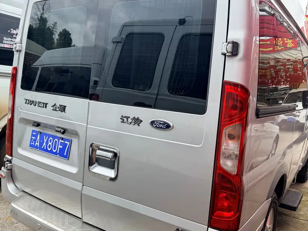 Ford New Generation Transit 2013 2013 2.4T Diesel Economy Logistics Short Wheelbase Medium Roof China III