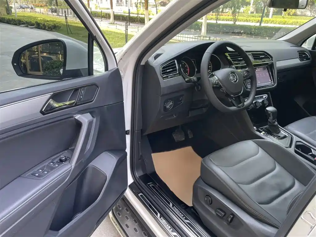 Volkswagen Tiguan L 2019 330TSI Automatic 2WD Panorama Comfort Edition China VI фото 6