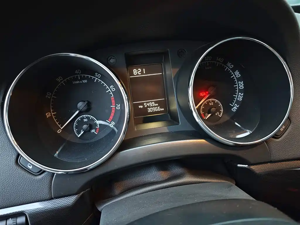Škoda Yeti 2017 TSI280 DSG Advance фото 12