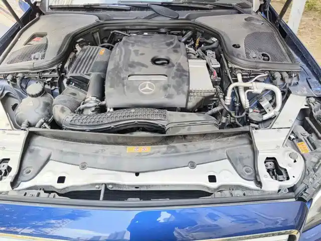 Mercedes-Benz E-Class 2019 E 200 L Sport — фото 3