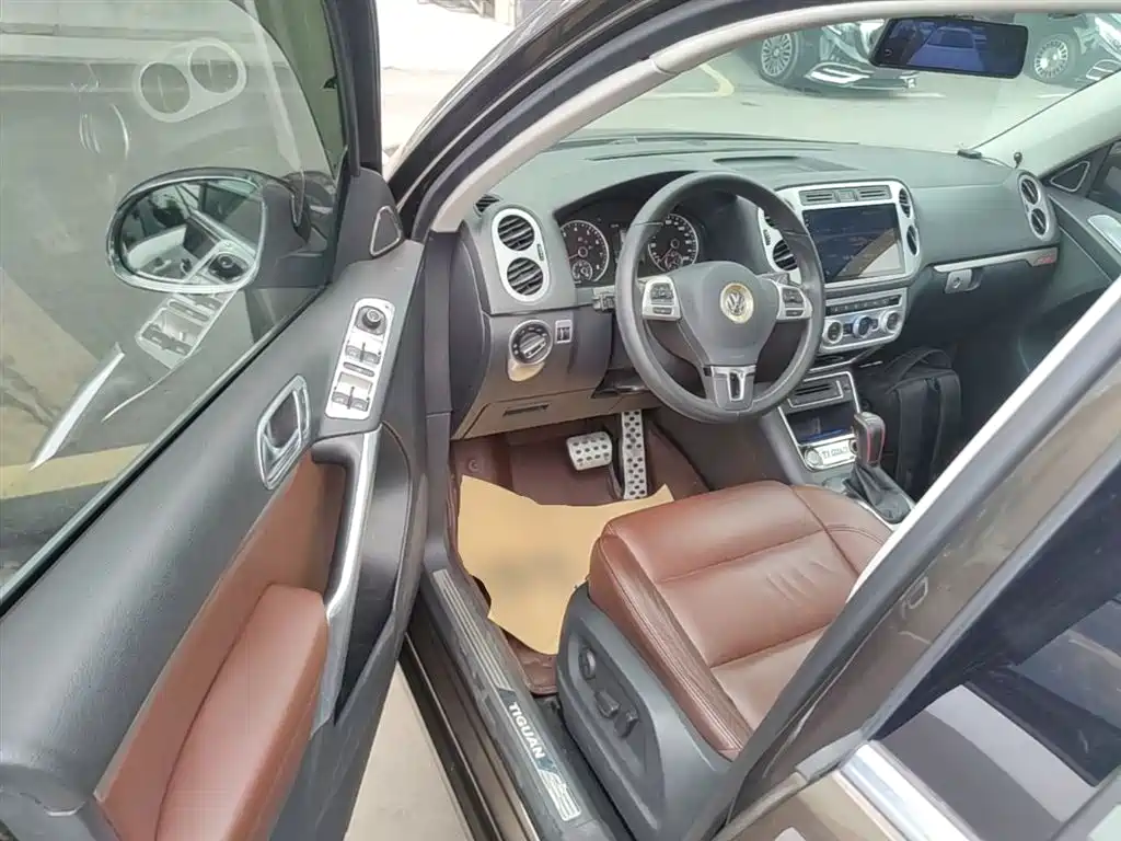 Volkswagen Tiguan 2015 1.8TSI Automatic 2WD Highline фото 16
