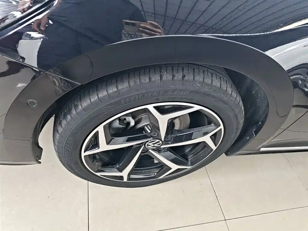 Volkswagen Passat 2023 Facelift 330TSI Starlight Luxury Edition фото 23