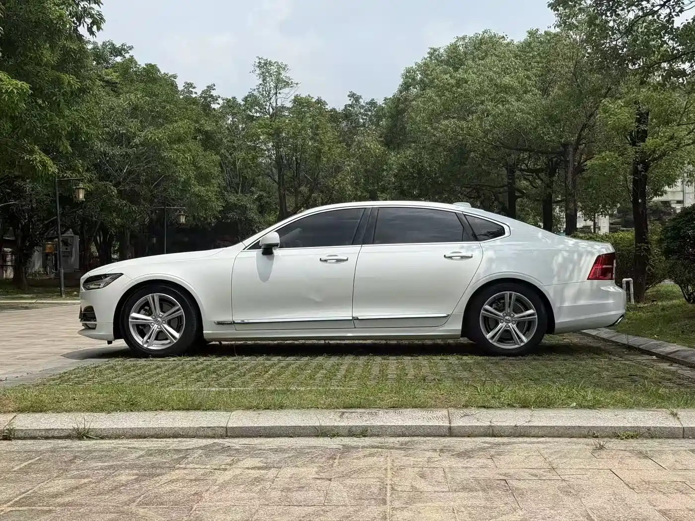 Фото 16 - Volvo S90