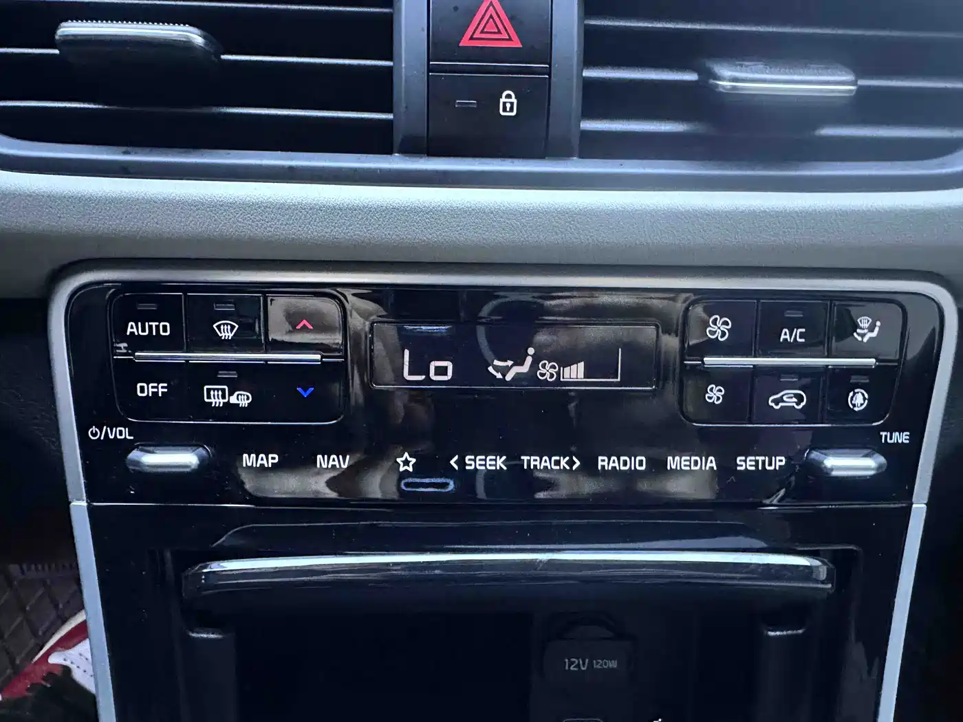 Kia Seltos 2023 1.5L CVT Premium Edition фото 13