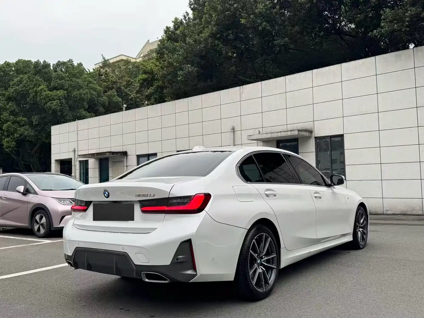 BMW 3 Series 2023 325Li M Sport Package фото 8
