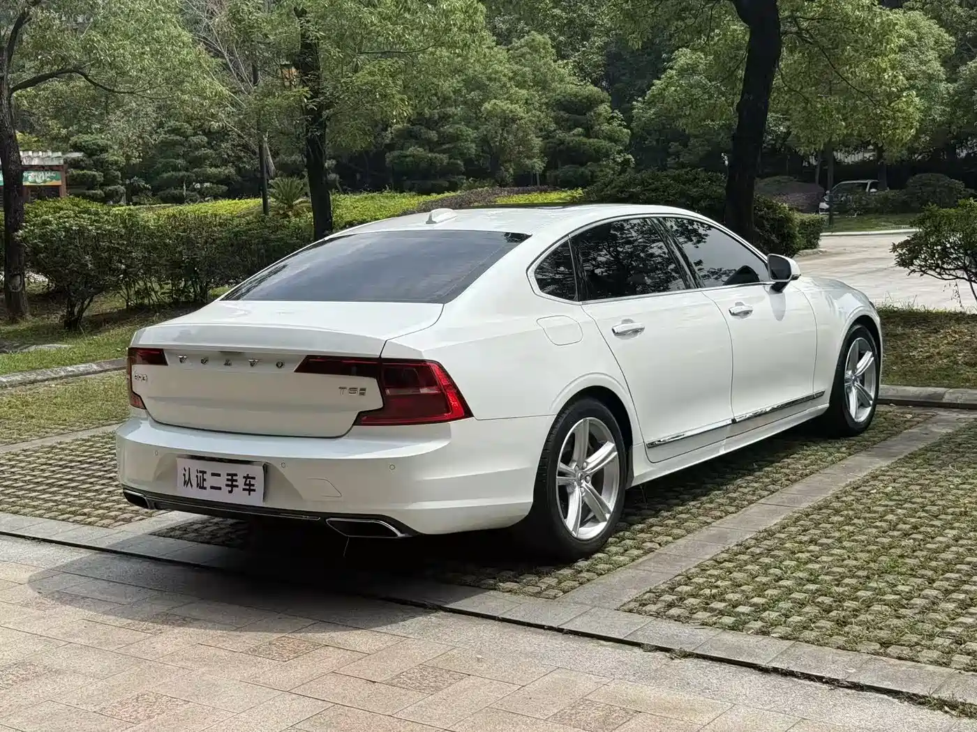 Фото 11 - Volvo S90