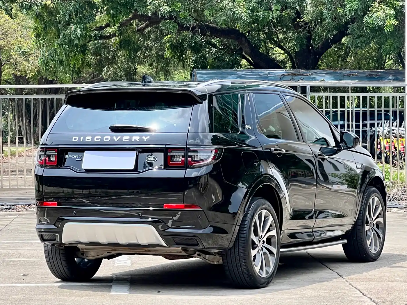 Land Rover Discovery Sport 2022 Model Year Facelift 249PS Metropolitan Edition фото 19
