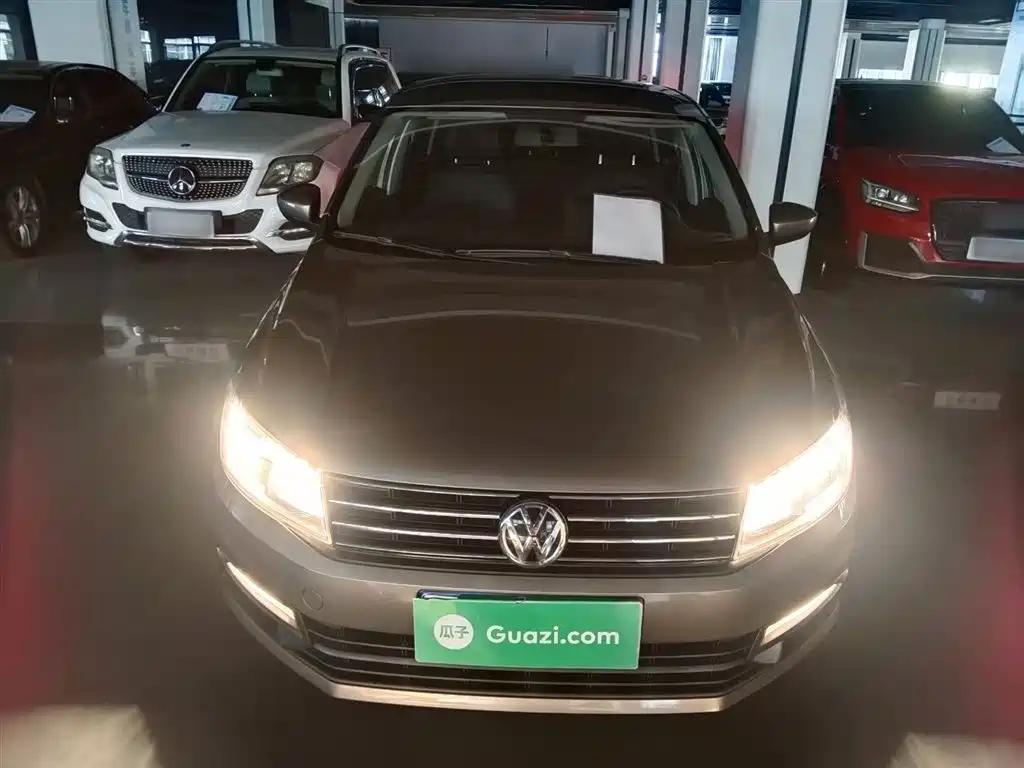 Volkswagen Santana 2015 Gran Santana 230TSI DSG Comfort фото 3