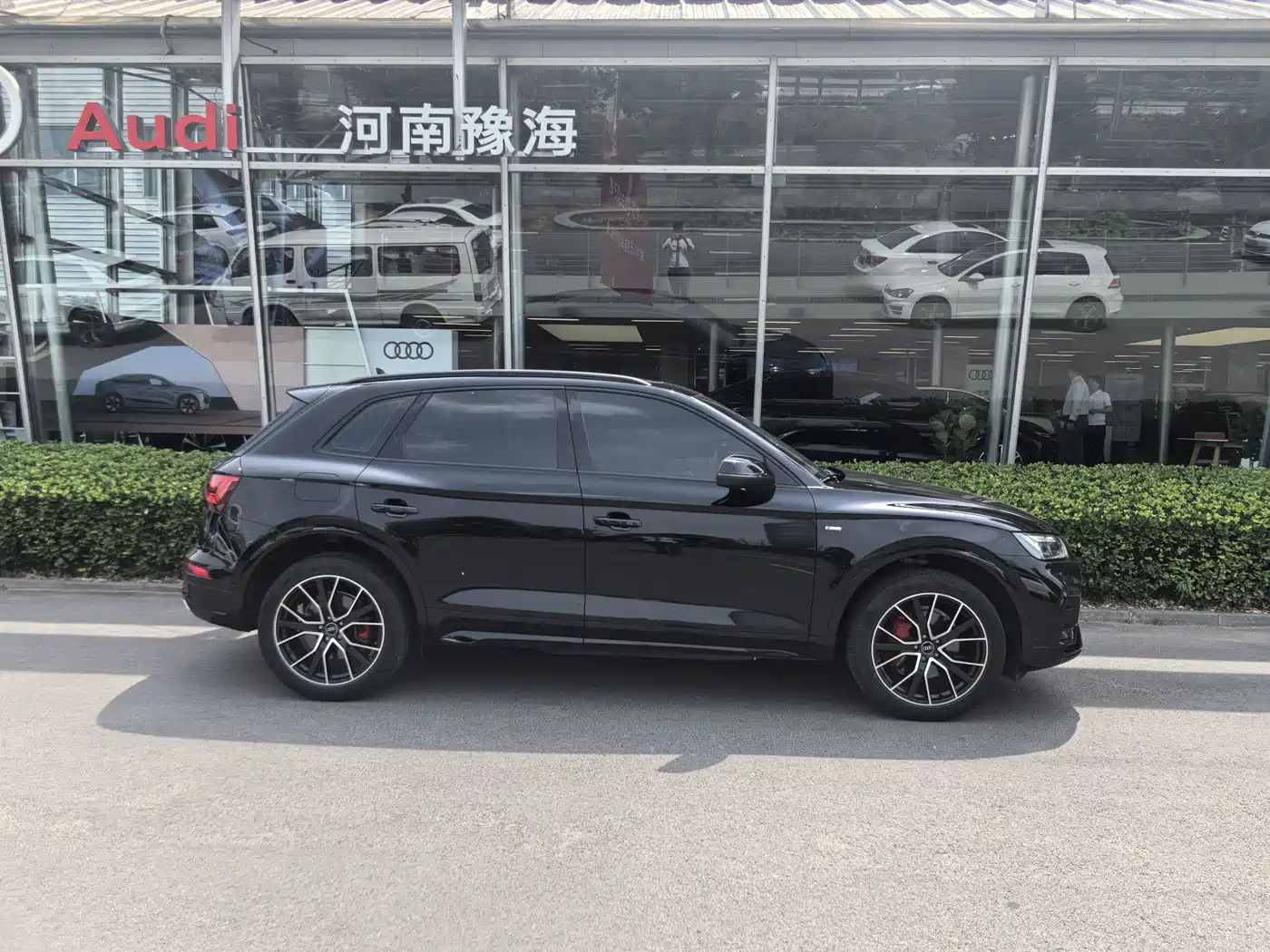 Audi Q5L 2024 Model 45 TFSI Luxury Dynamic фото 8