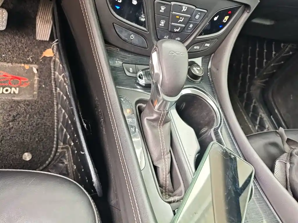 Фото 14 - Buick Envision Plus