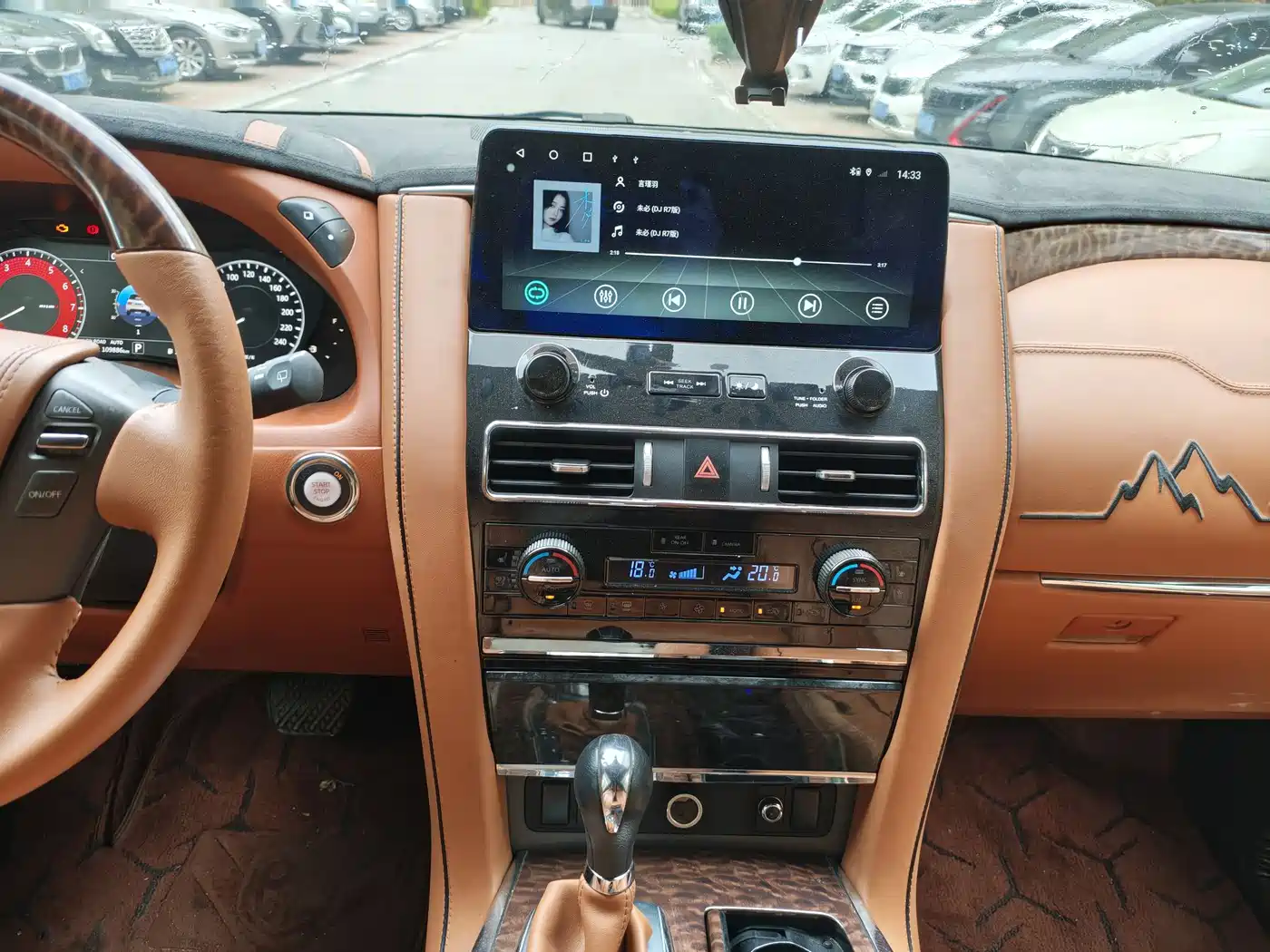 Nissan Patrol 2018 4.0L Leadership фото 16