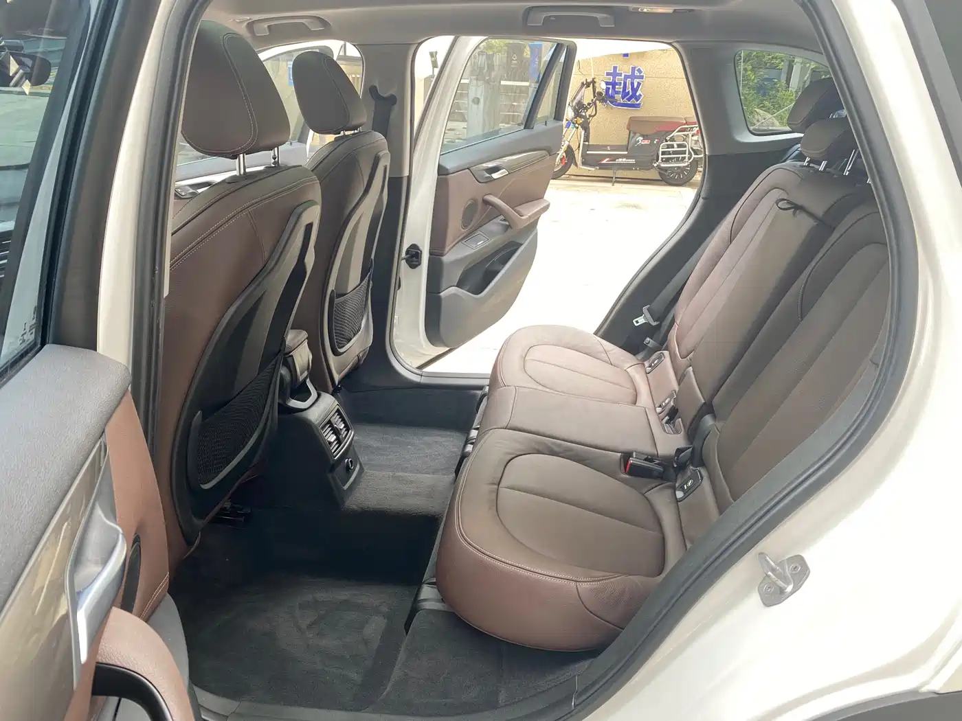 BMW X1 2016 xDrive20Li Luxury Model фото 10
