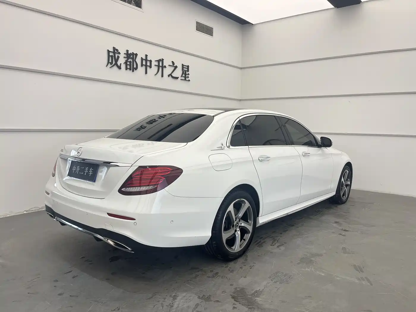Mercedes-Benz E-Class 2016 E 300 L Sport Fashion Type фото 5