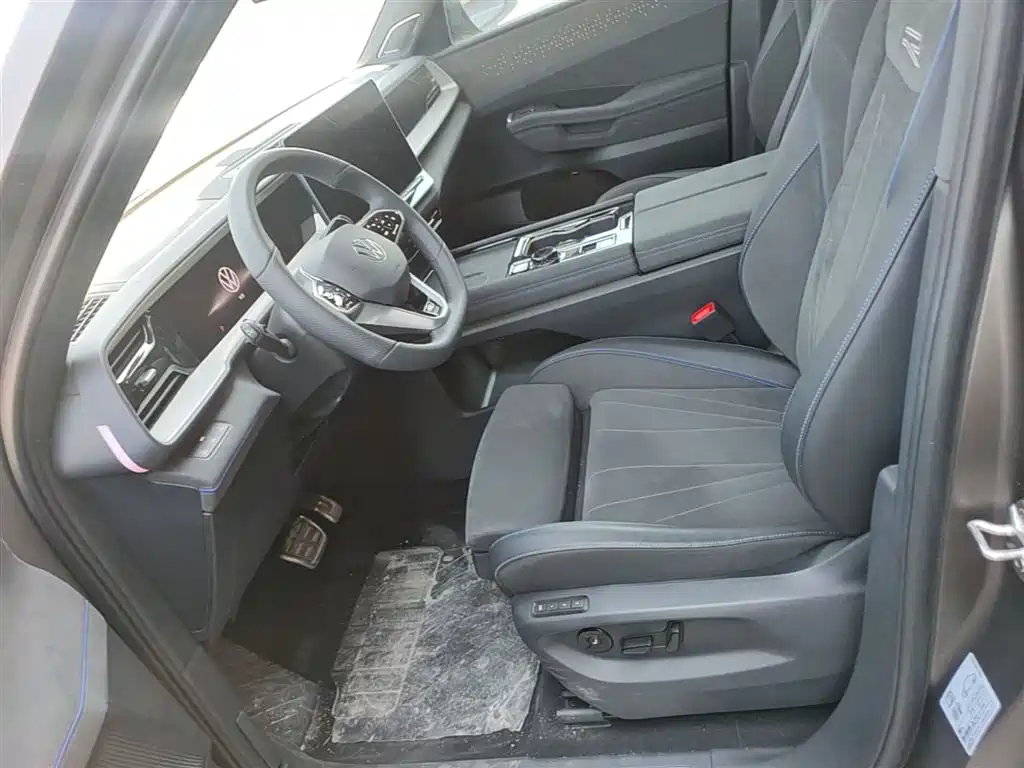 Volkswagen Teramont 2025 Teramont Pro 450TSI 4WD Summit Edition фото 15