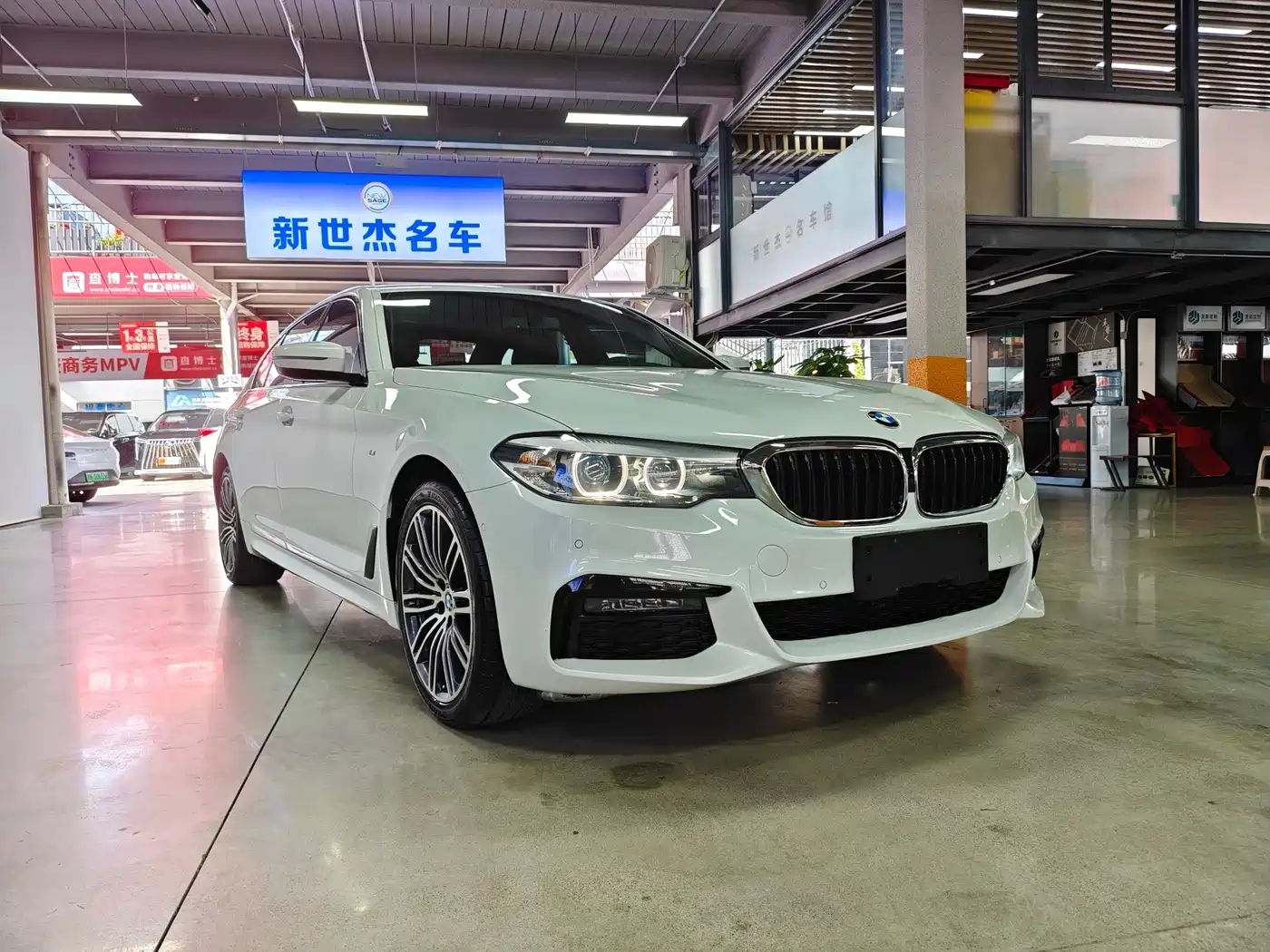 BMW 5 Series 2019 530Li Leading M Sport Package фото 3