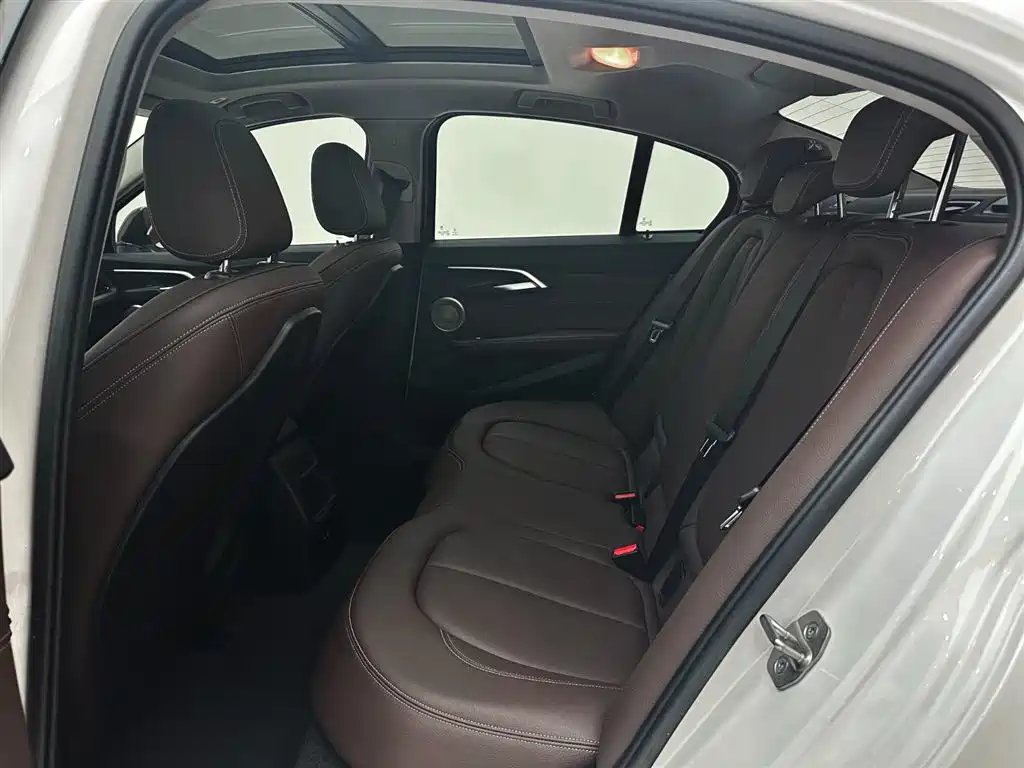BMW 1 Series 2021 Facelift 120i M Sport Shadow Edition фото 22