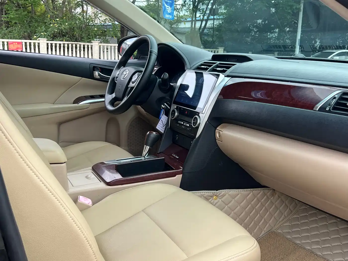 Toyota Camry 2011 200G Luxury Anniversary Edition фото 13