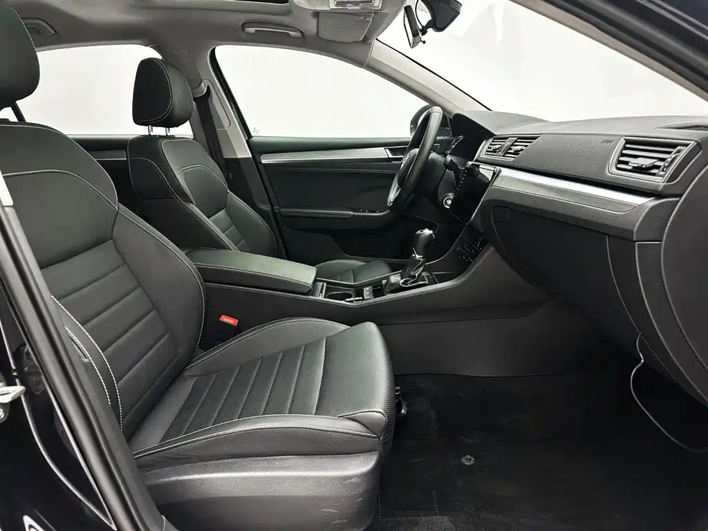 Škoda Superb 2023 Facelift TSI280 DSG Premium Edition фото 20