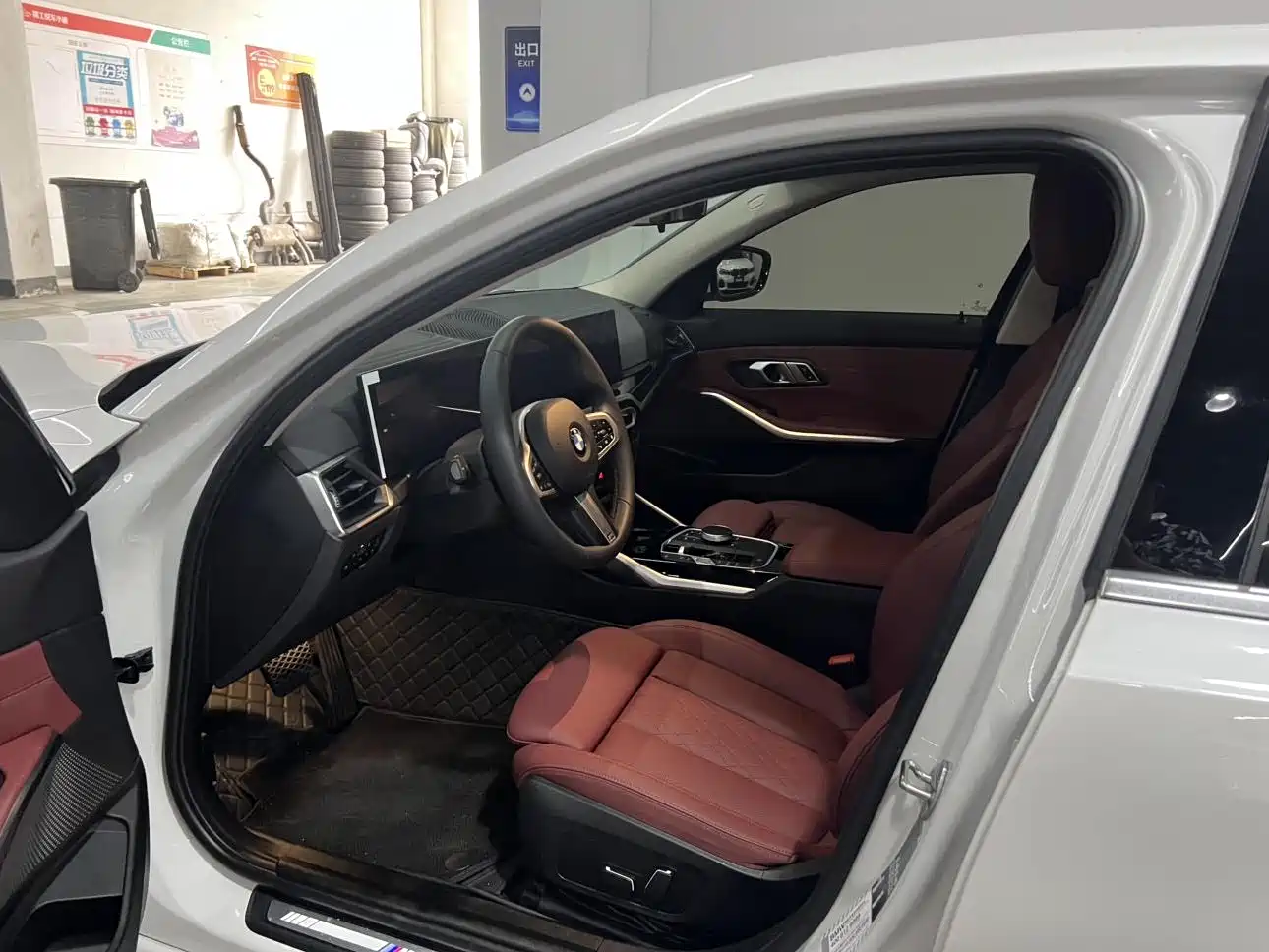BMW 3 Series 2023 320Li M Sport Package фото 8