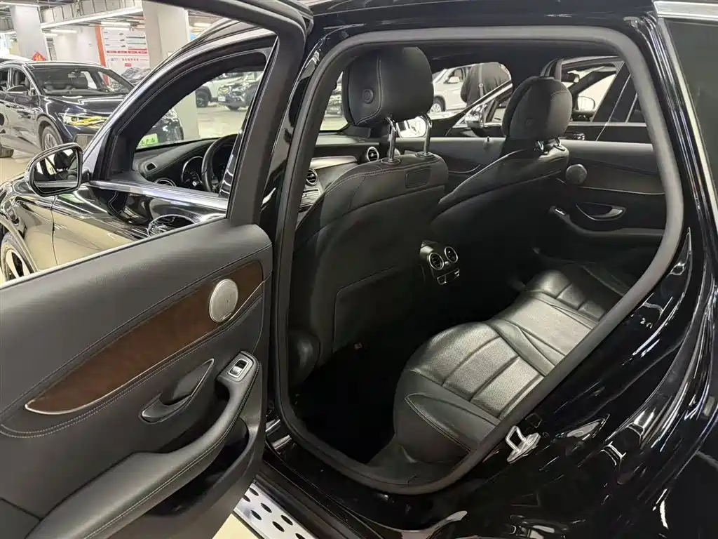 Mercedes-Benz GLC 2018 Facelift GLC 300 4MATIC Dynamic фото 14