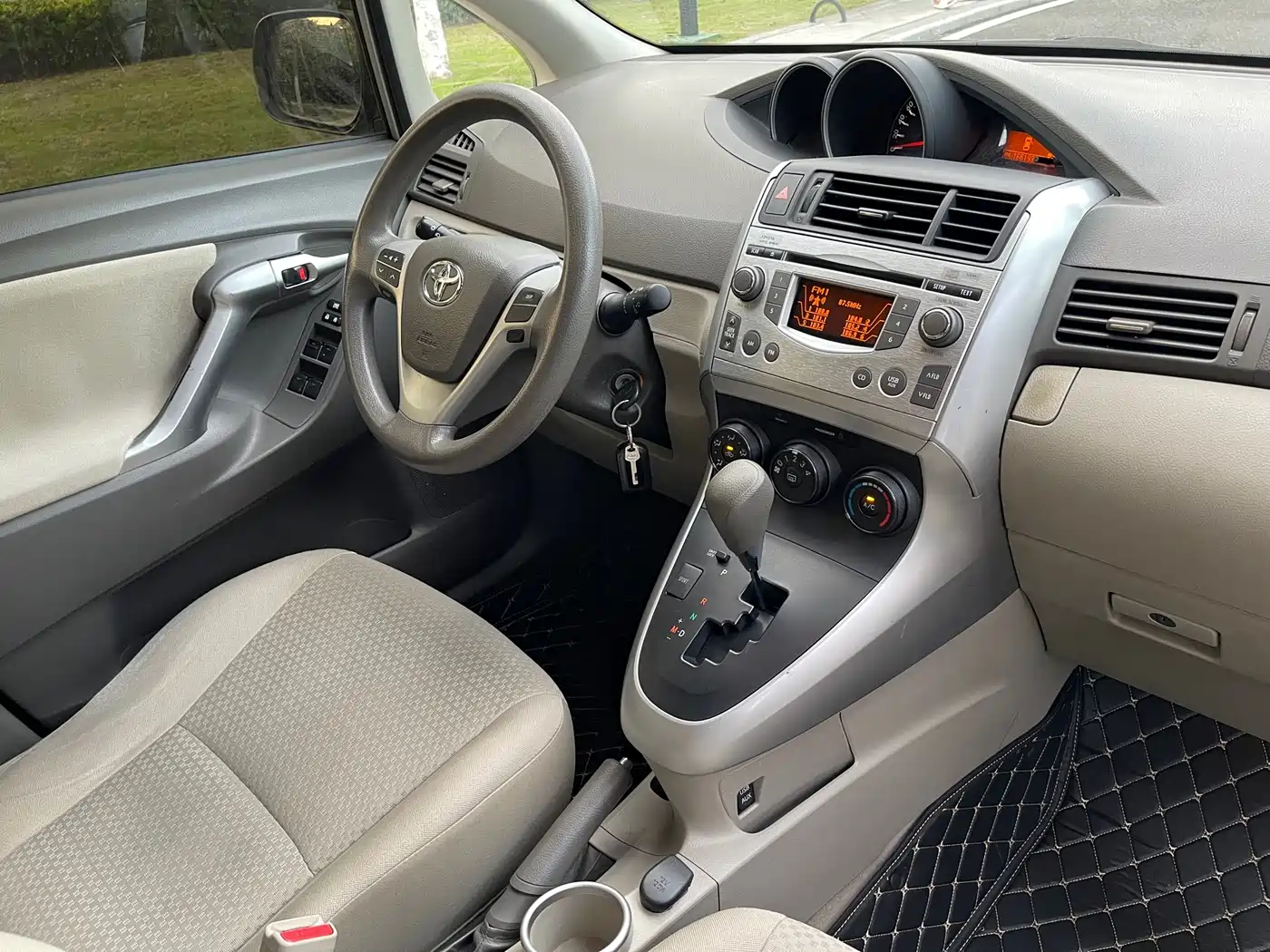 Toyota E'Z 2012 180G CVT Comfort Multi-function Edition фото 10