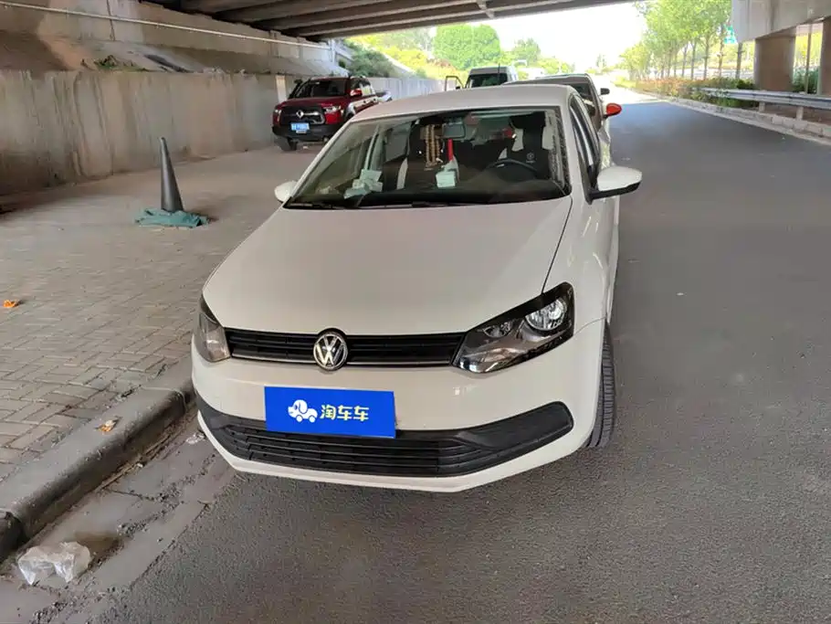 Volkswagen Polo 2016 1.4L Manual Trend фото 2