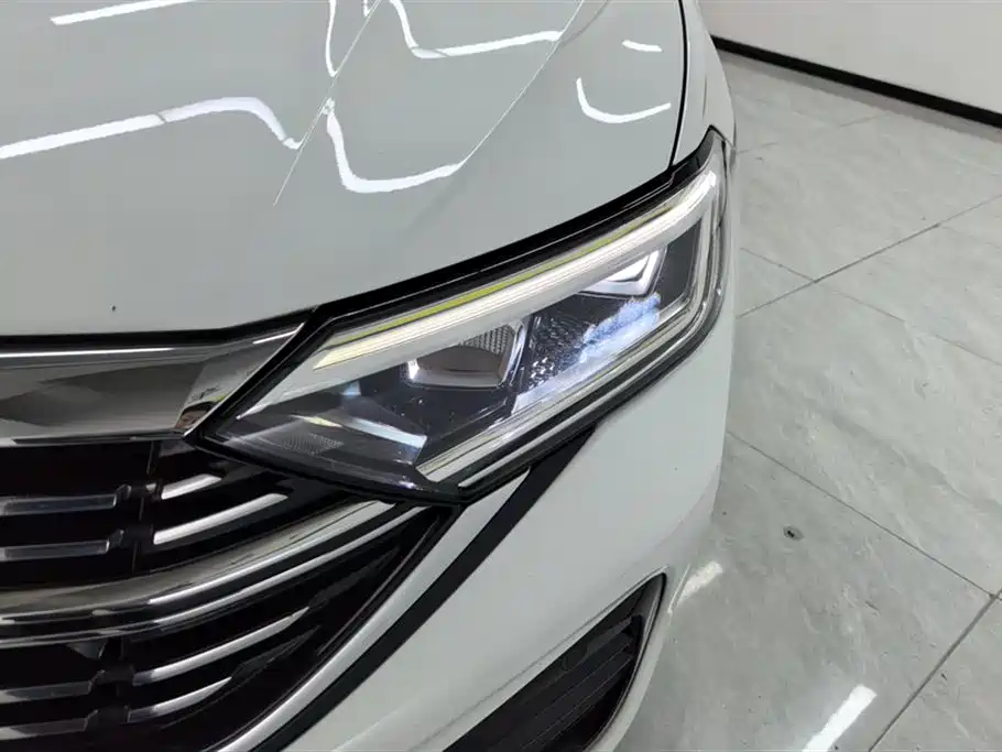 Volkswagen Sagitar 2023 Model Year 200TSI DSG Surpass Edition фото 5