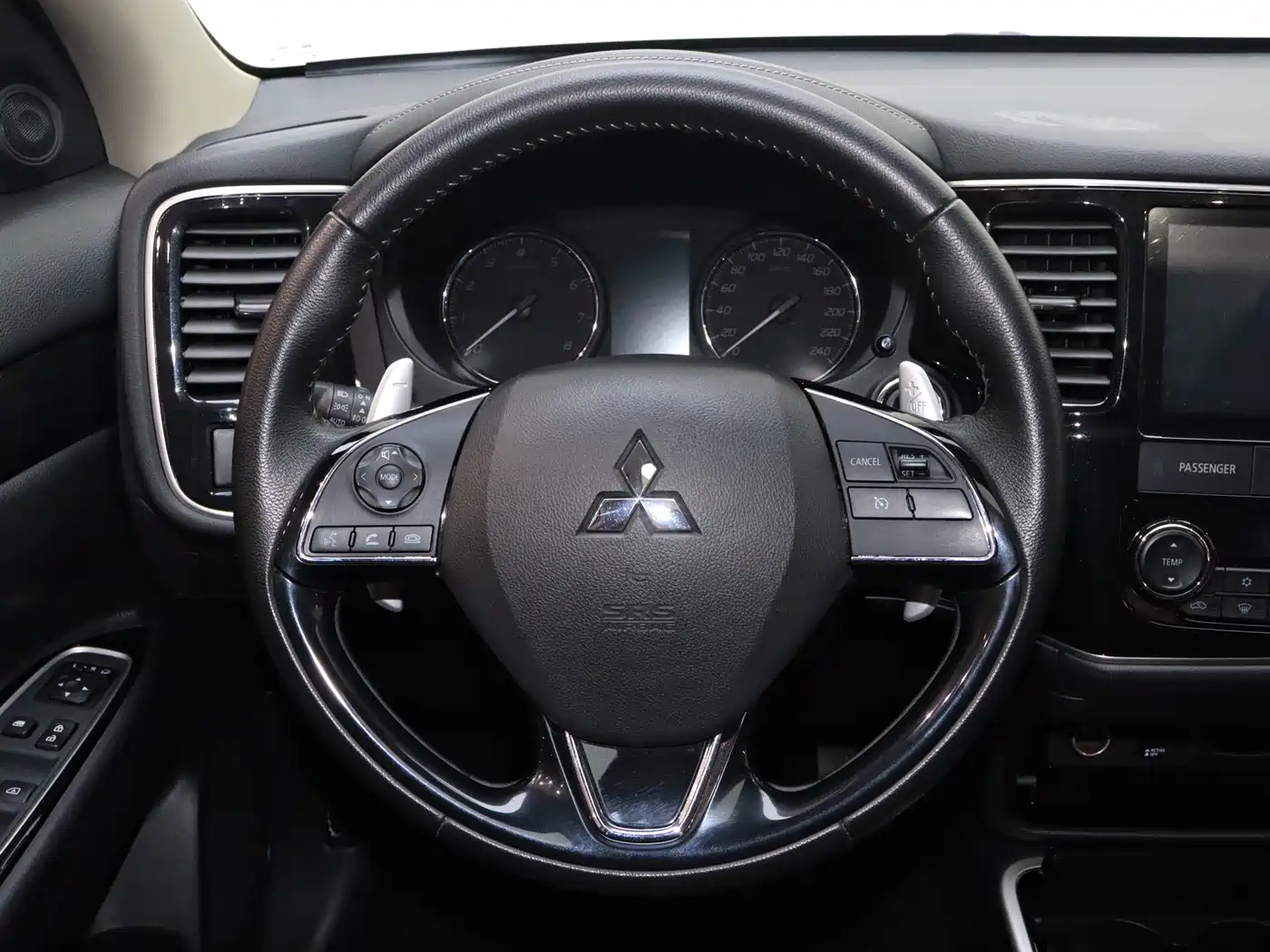 Mitsubishi Outlander 2019 2.4L 4WD Deluxe Edition 5-Seater China VI фото 18