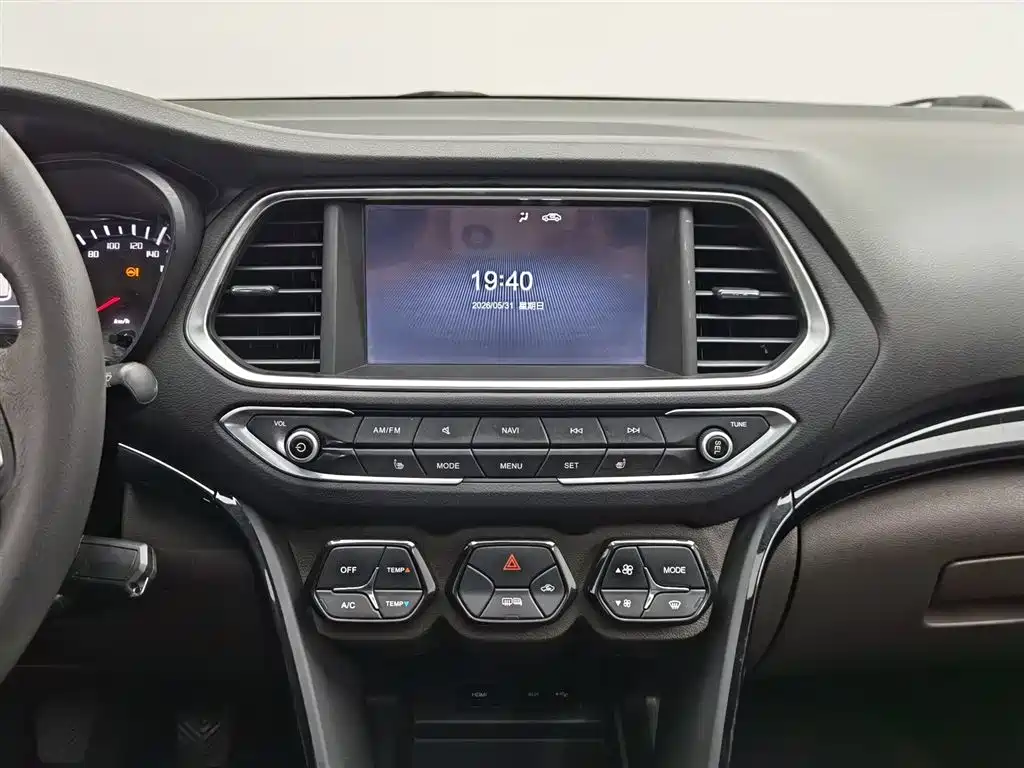 GAC Trumpchi Trumpchi GS4 2016 235T Manual Luxury Edition фото 12