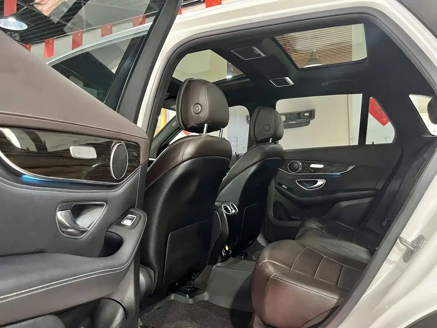 Mercedes-Benz GLC 2019 GLC 260 4MATIC Luxury фото 6