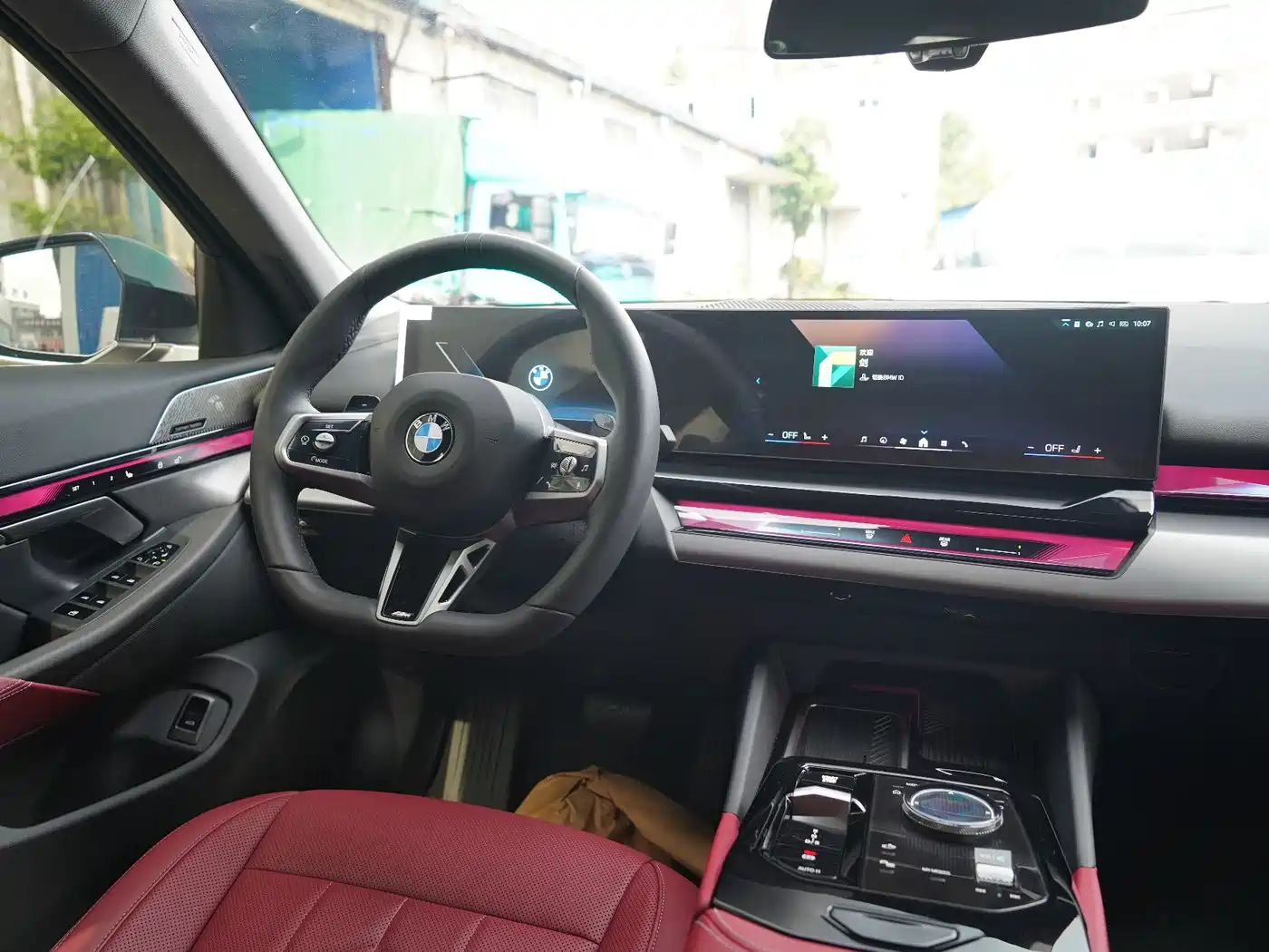 BMW 5 Series 2024 530Li Leading M Sport Package фото 6