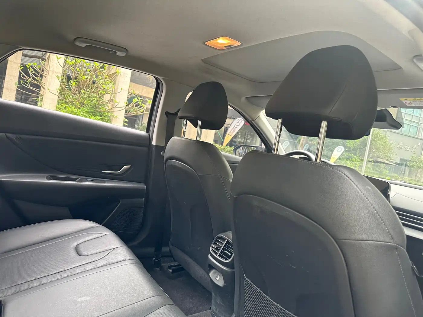 Hyundai Elantra 2023 Model 1.5L CVT LUX Premium Edition фото 20