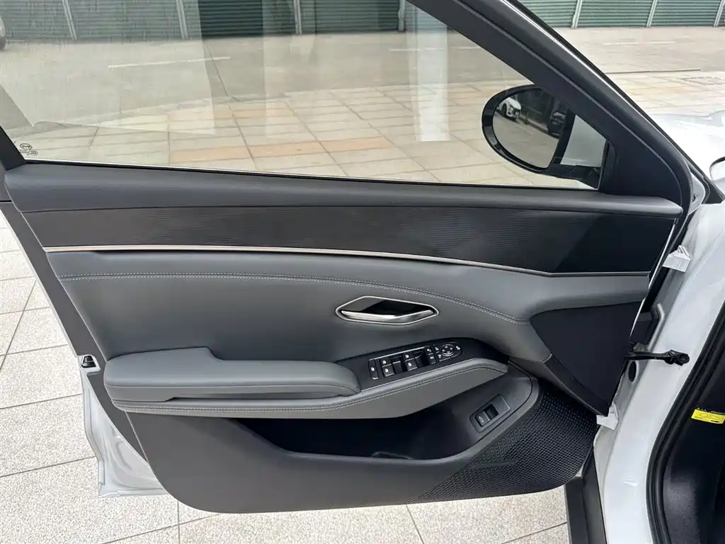 BYD Qin L 2024 DM-i 120KM Superior Edition фото 15