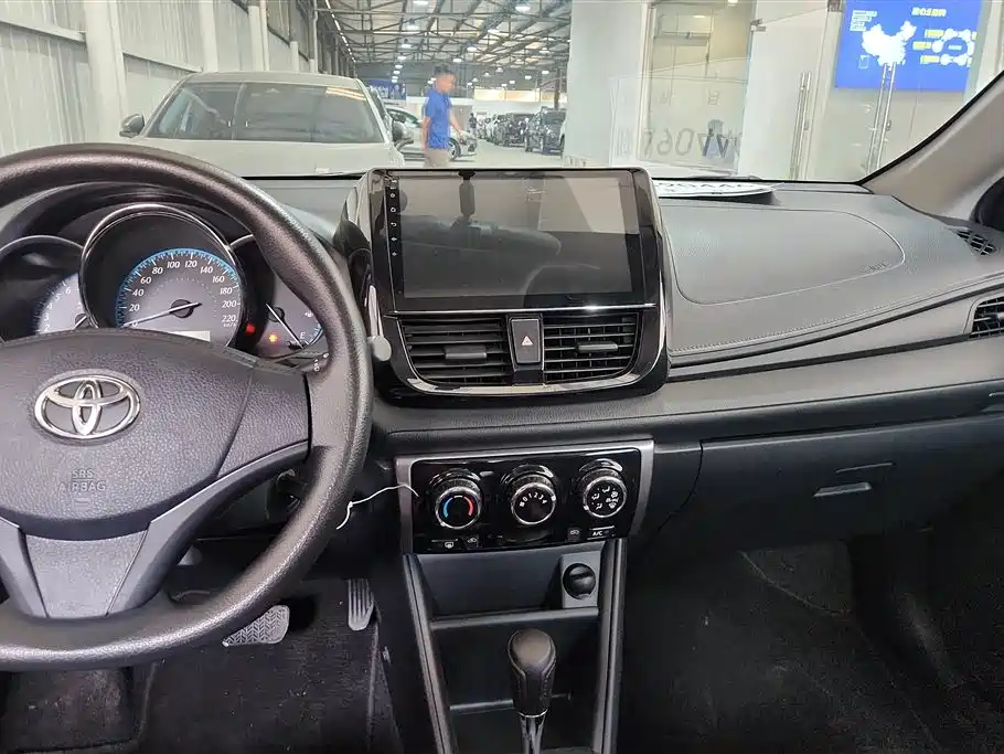 Toyota YARiS L Zhi Xuan 2015 1.5E Auto Charming Edition фото 13