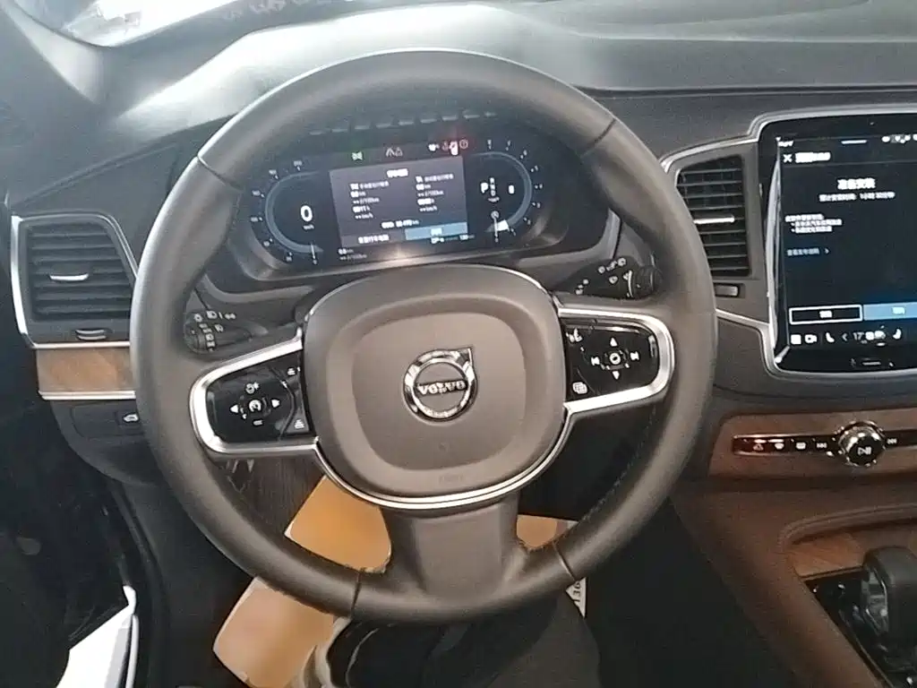 Photo 11 - Volvo XC90