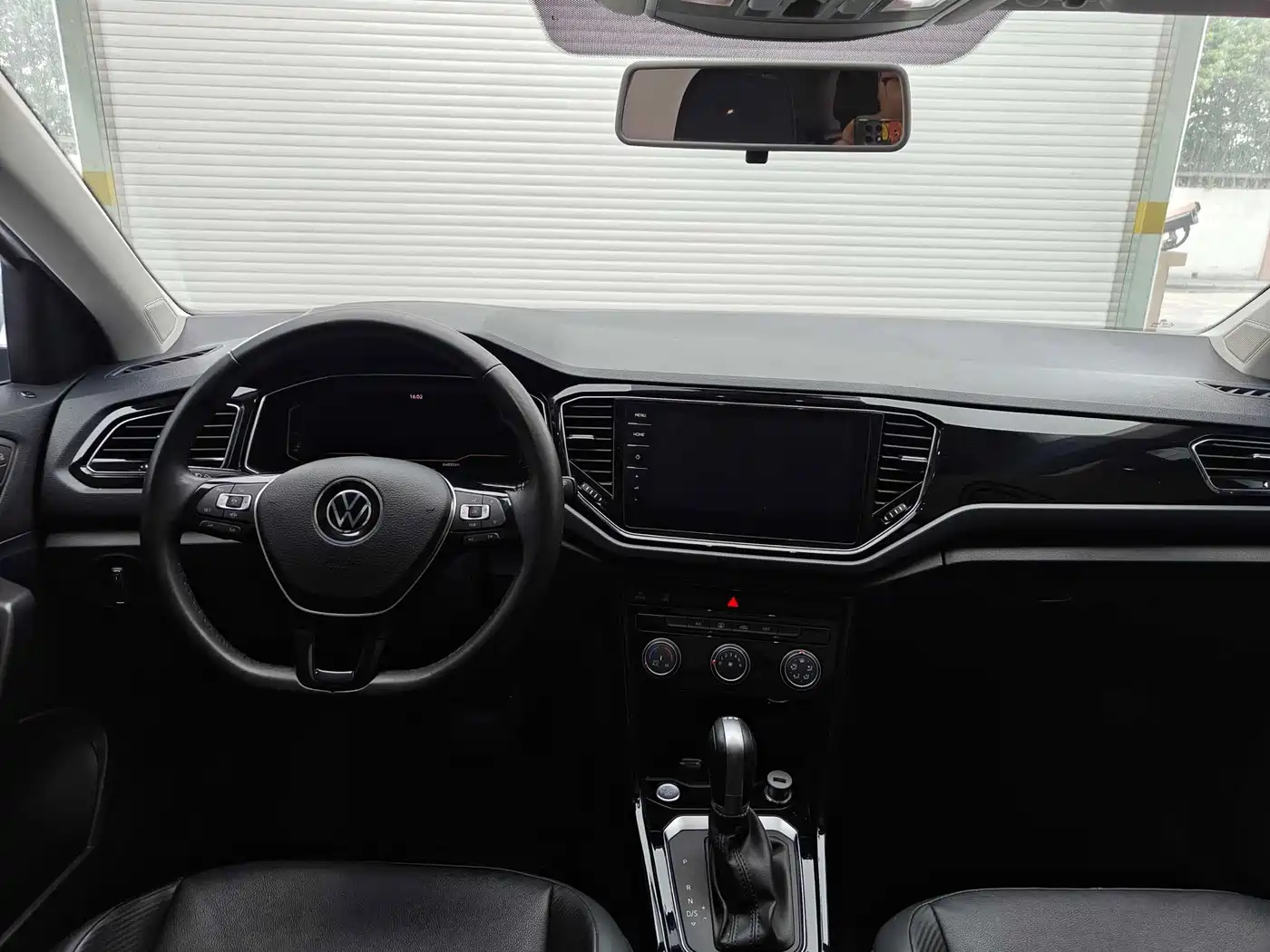 Volkswagen T-ROC 2021 Facelift 280TSI DSG 2WD Comfort Smart Connect Edition фото 12