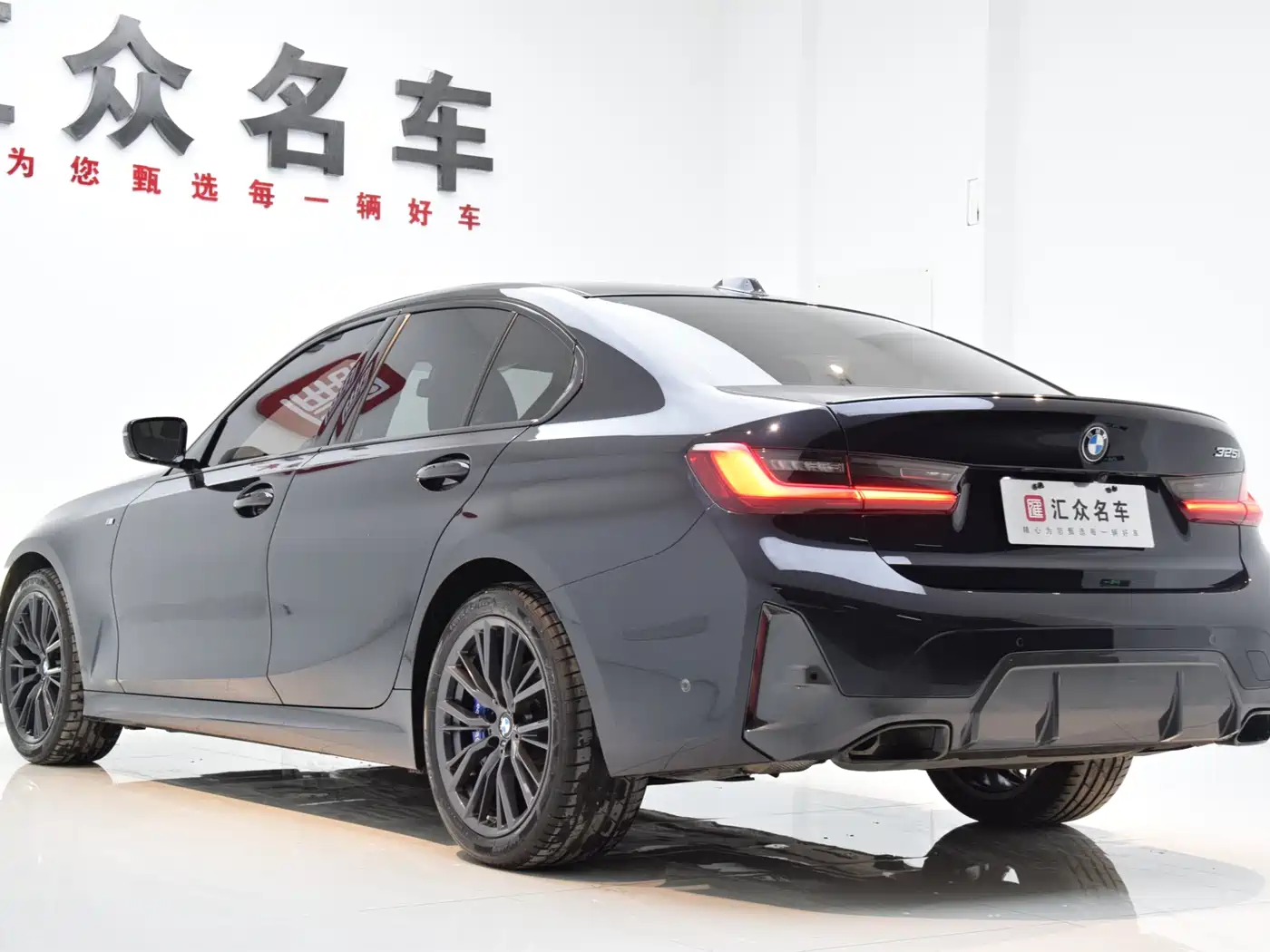 BMW 3 Series 2023 325i M Sport Black Night Package фото 23